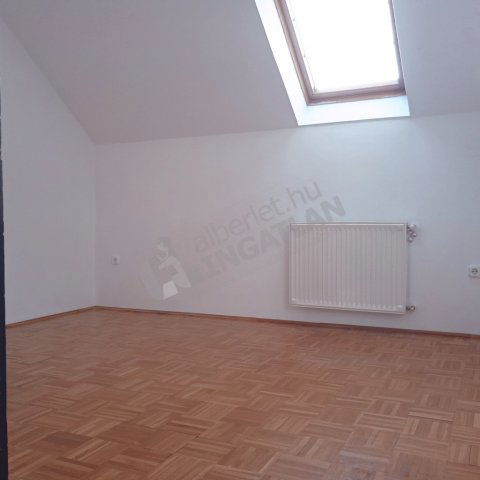 Kiadó téglalakás, albérlet, XVI. kerületben, Rákosi úton