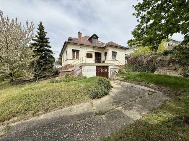 Eladó családi ház, Pakson 69.9 M Ft, 4 szobás