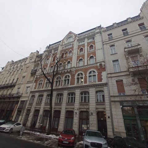 Eladó téglalakás, Budapesten, V. kerületben, Hold utcában
