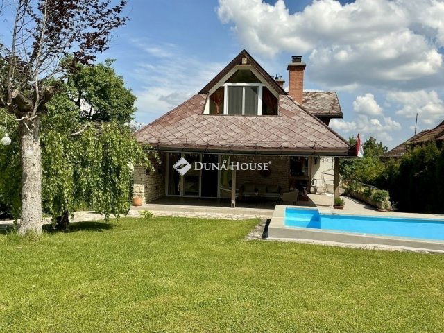 Eladó családi ház, Budapesten, III. kerületben 379 M Ft