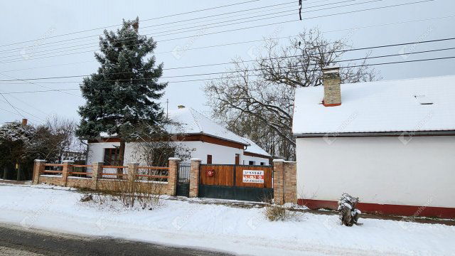 Eladó családi ház, Győrzámolyon 129 M Ft, 5 szobás