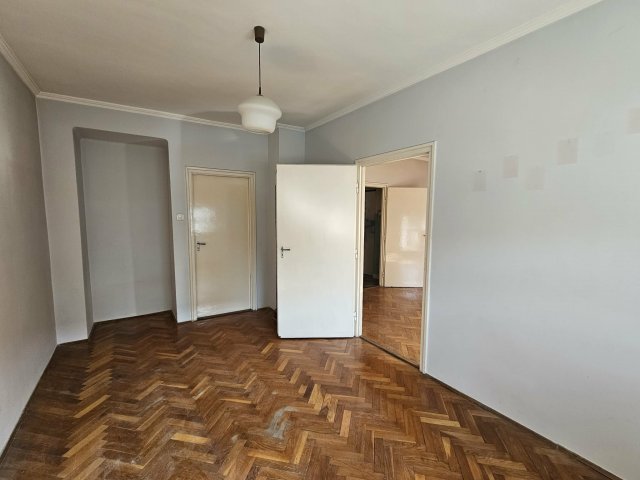 Eladó téglalakás, Csornán 38 M Ft, 2 szobás