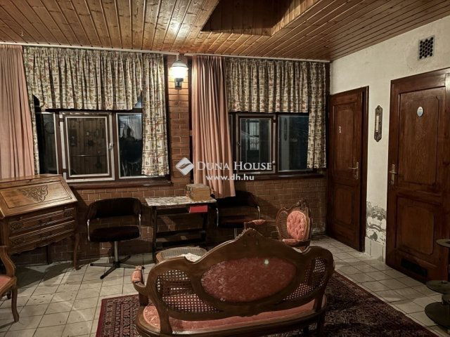 Eladó családi ház, Dunaharasztin 150 M Ft, 6 szobás