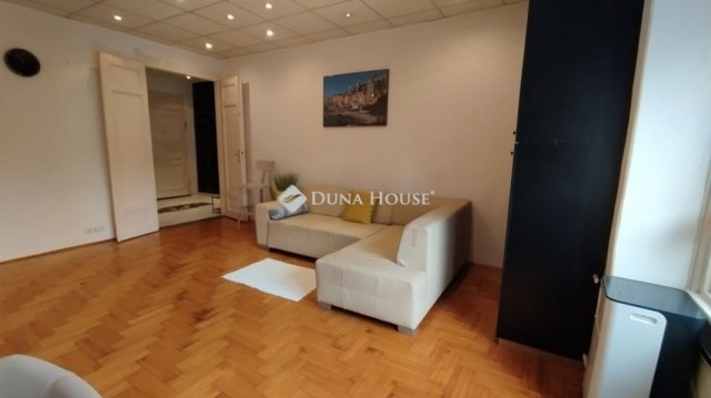 Eladó téglalakás, Budapesten, V. kerületben 94.9 M Ft, 2 szobás