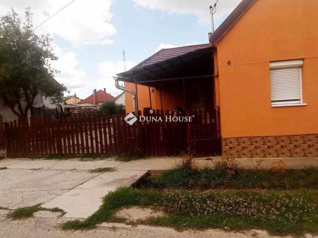 Eladó családi ház, Vajszlón 28.9 M Ft, 3 szobás