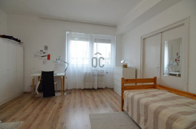 Eladó téglalakás, Győrött 55 M Ft, 2 szobás