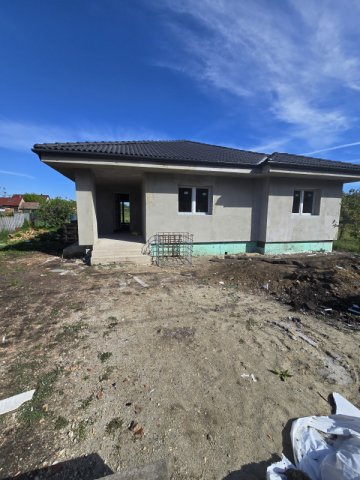 Eladó családi ház, Pusztaszabolcson 89.9 M Ft, 4 szobás