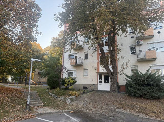 Eladó téglalakás, Pécsett, Dobó István utcában 50.5 M Ft