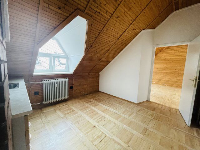 Kiadó iroda, Győrött, Március 15. utcában 63 E Ft / hó