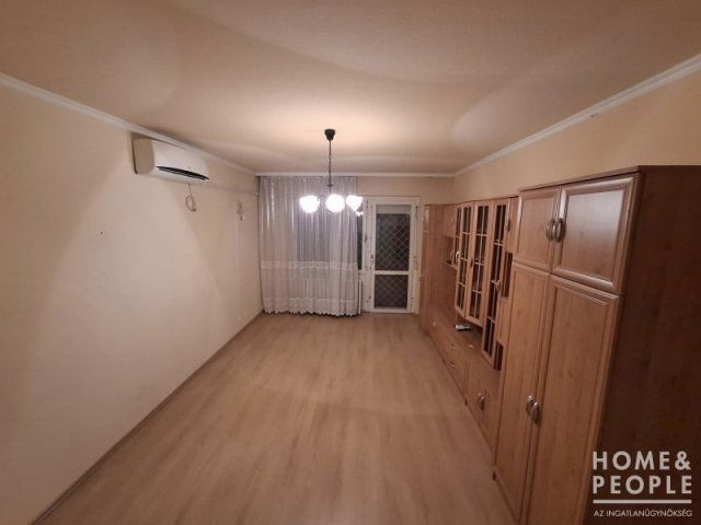 Eladó téglalakás, Szegeden 55.7 M Ft, 2 szobás