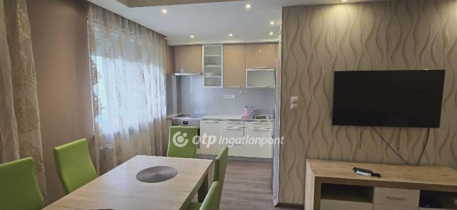 Kiadó téglalakás, albérlet, Debrecenben 325 E Ft / hó
