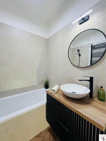 Eladó panellakás, Pécsett 64.9 M Ft, 3 szobás