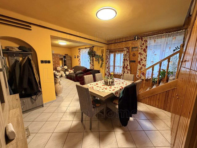 Eladó családi ház, Kaposváron 79.9 M Ft, 4 szobás