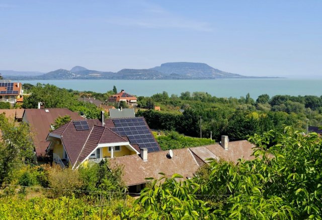 Eladó nyaraló, Balatongyörökön 109 M Ft, 3 szobás