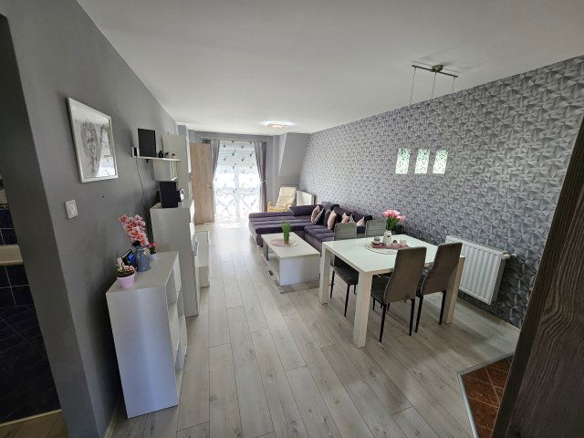 Eladó téglalakás, Székesfehérvárott 54 M Ft, 3 szobás