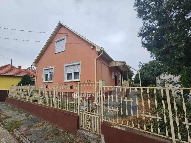 Eladó családi ház, Zagyvarékason 19.99 M Ft, 2 szobás