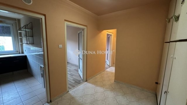 Eladó panellakás, Budapesten, III. kerületben 68 M Ft, 1+2 szobás