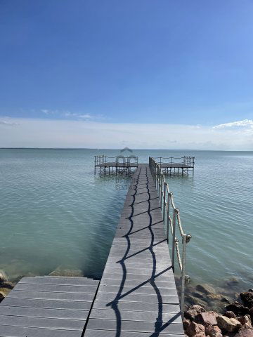 Eladó nyaraló, Balatonakarattyán 258 M Ft, 3 szobás