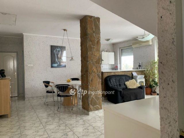 Eladó téglalakás, Szigethalmon 85 M Ft, 2+2 szobás