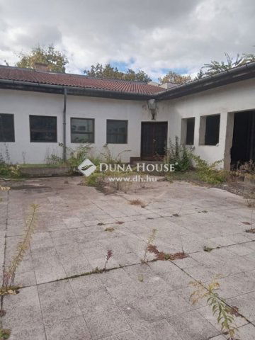 Eladó ipari ingatlan, Budapesten, XX. kerületben 390 M Ft