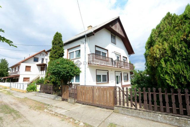 Eladó családi ház, Érsekcsanádon 46.5 M Ft, 5 szobás