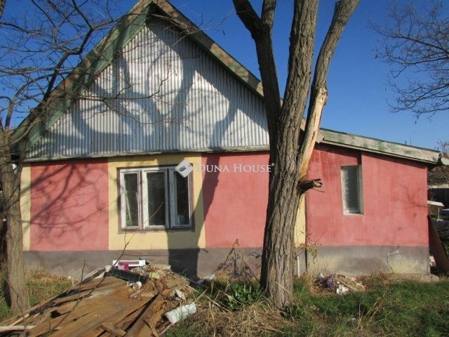 Eladó családi ház, Szentmártonkátán 9.5 M Ft, 3 szobás