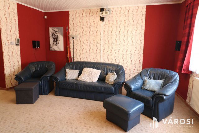 Eladó családi ház, Győrött 99.9 M Ft, 4 szobás