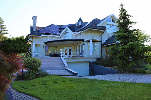 Eladó családi ház, Siófokon 285 M Ft, 7 szobás