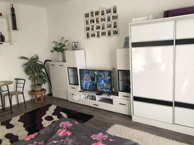 Eladó téglalakás, Ajkán 28.5 M Ft, 1 szobás