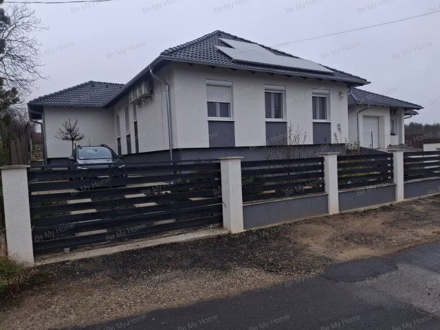 Eladó családi ház, Őrbottyánban 125 M Ft, 2+4 szobás