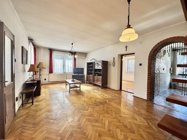 Eladó családi ház, Győrött 79.5 M Ft, 4 szobás