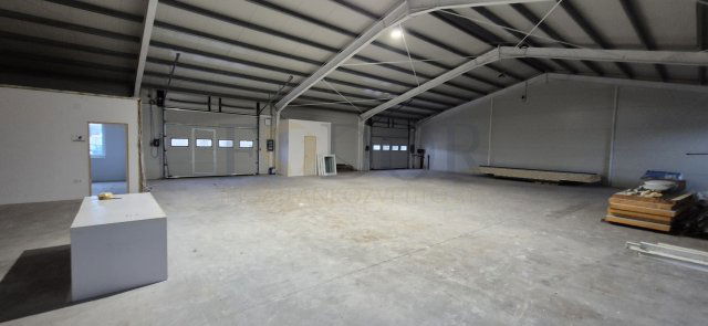 Kiadó ipari ingatlan, Felsőpakonyban 889 E Ft / hó