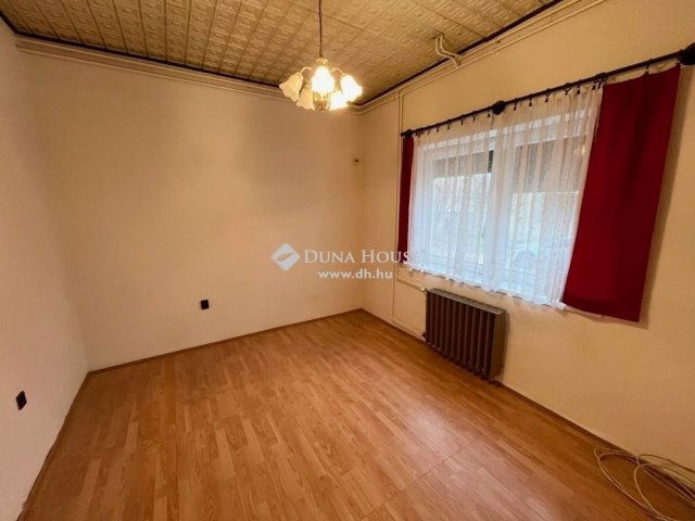 Eladó családi ház, Székesfehérvárott 89.9 M Ft, 4 szobás