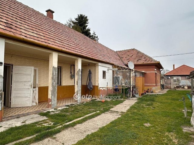 Eladó családi ház, Alsónémediben 74.9 M Ft, 5 szobás