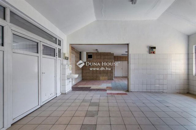 Eladó ipari ingatlan, Solton 533.4 M Ft / költözzbe.hu