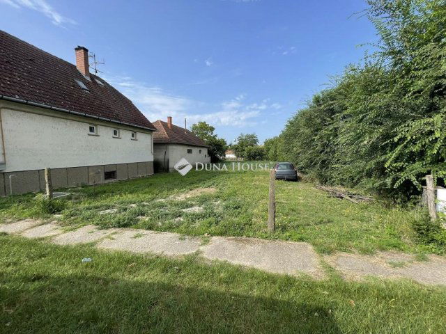 Eladó telek, Nyárlőrincen 6.9 M Ft / költözzbe.hu