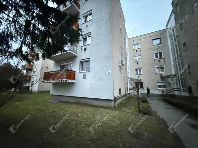 Eladó téglalakás, Zalaegerszegen 33.5 M Ft, 3 szobás