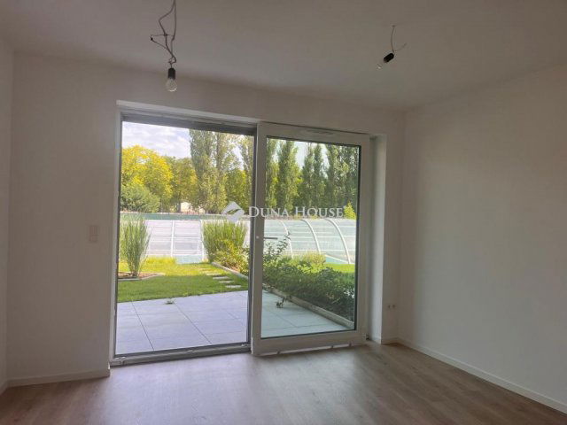 Eladó téglalakás, Balatonföldváron, Motel sétányon 169 M Ft
