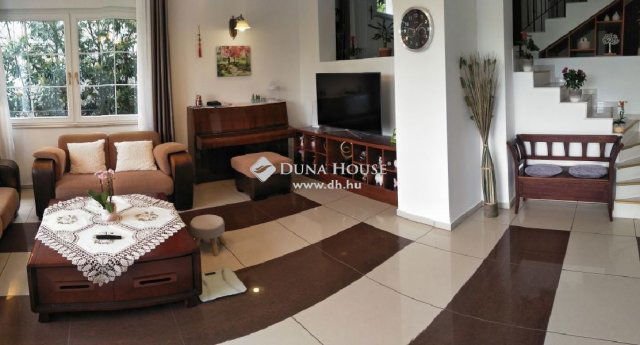 Eladó családi ház, Budapesten, II. kerületben 350 M Ft, 7 szobás
