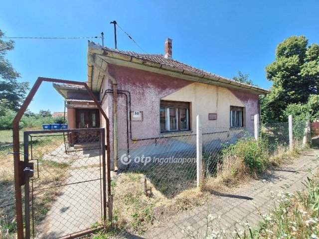 Eladó családi ház, Tiszaszentimrén 9.99 M Ft, 2 szobás