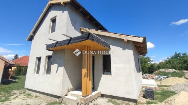 Eladó nyaraló, Balatonkeresztúron 86 M Ft, 4 szobás