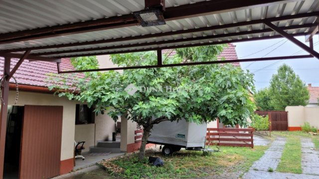 Eladó családi ház, Mohácson 80 M Ft, 5 szobás
