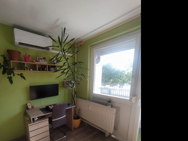 Eladó panellakás, Debrecenben 50 M Ft, 1+1 szobás