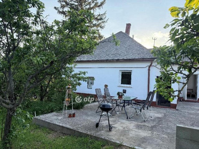 Eladó családi ház, Geresdlakon 27.9 M Ft, 2+1 szobás