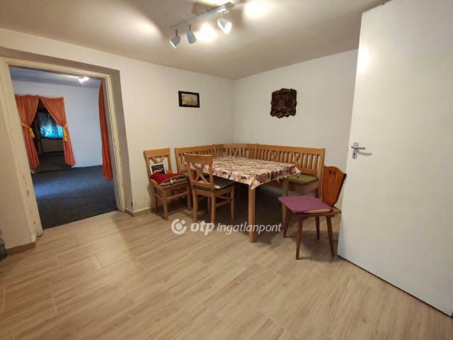 Eladó családi ház, Őcsényen 22 M Ft, 3 szobás