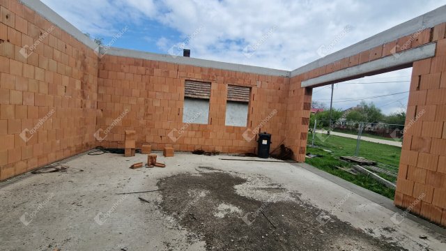 Eladó családi ház, Csémen 29.9 M Ft, 3 szobás