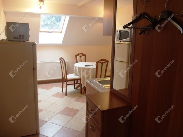 Eladó családi ház, Hévízen 119.9 M Ft, 5 szobás