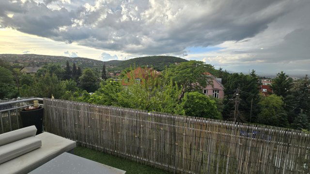 Eladó téglalakás, Budapesten, II. kerületben 299 M Ft, 4 szobás