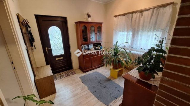Eladó családi ház, Nagykarácsonyon 31.2 M Ft, 2 szobás