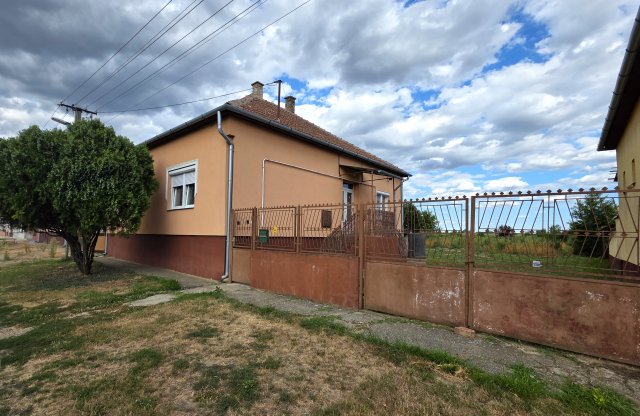 Eladó családi ház, Rakamazon 29.9 M Ft, 3 szobás